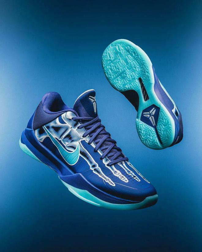 Kobe 5 创新低涨价最猛的竟是这双！千亿平台网站近期「热门新鞋」市价汇总！(图2)