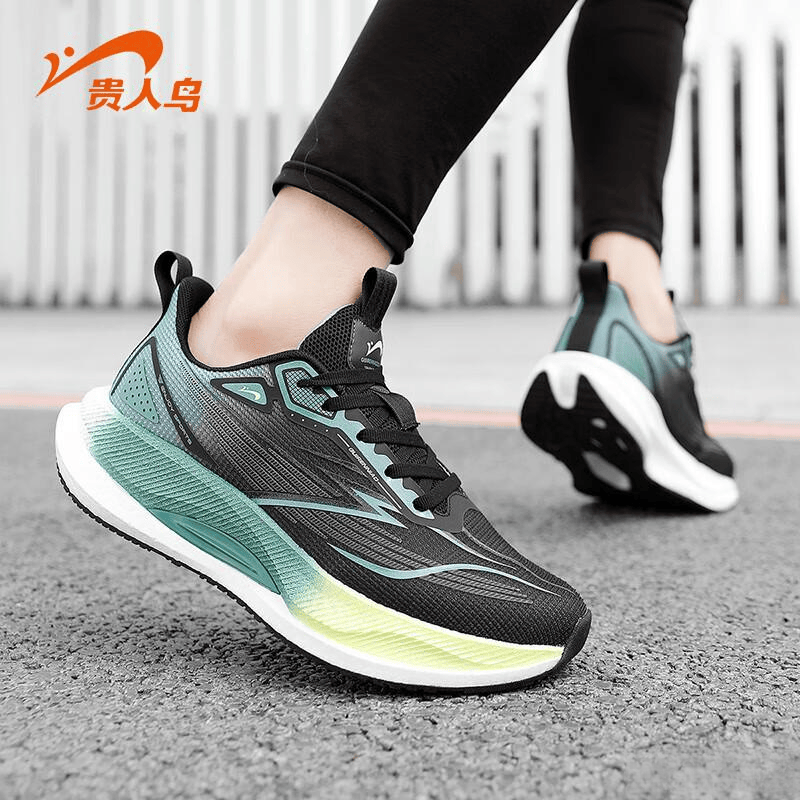 10款高性价比又舒适的跑步鞋！跑步鞋女哪个牌子好？测评官推荐(图3)