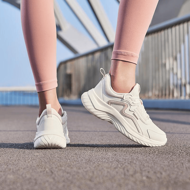 10款高性价比又舒适的跑步鞋！跑步鞋女哪个牌子好？测评官推荐(图6)